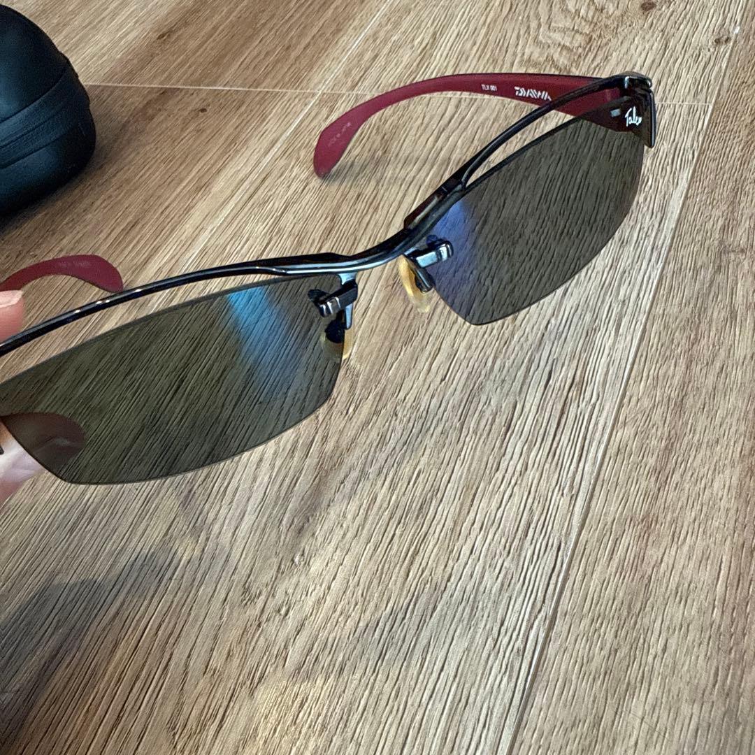 偏光サングラス ダイワ TLX001 DAIWA