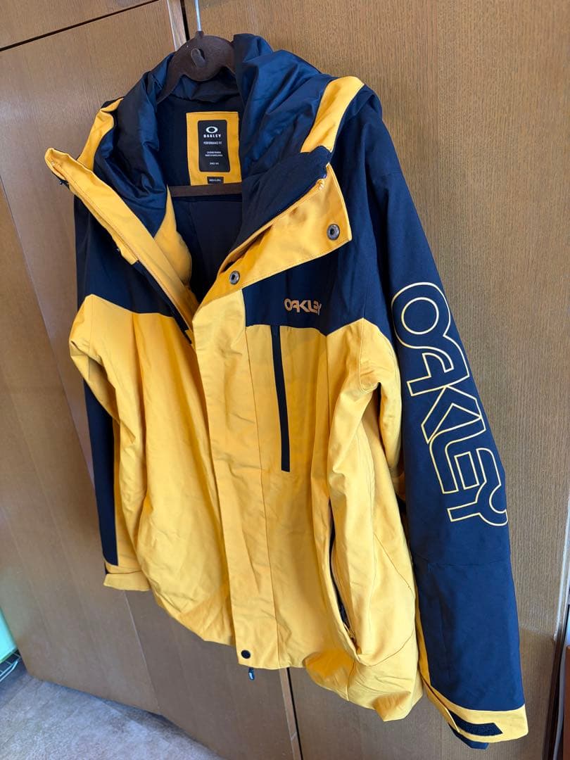 OAKLEY オークリー スキースノーボードジャケット　防水 防風