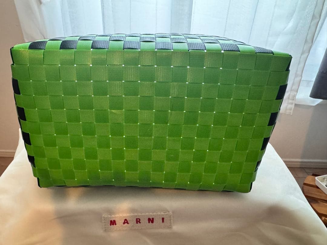 MARNI 緑と黒のチェック柄 かごバッグ