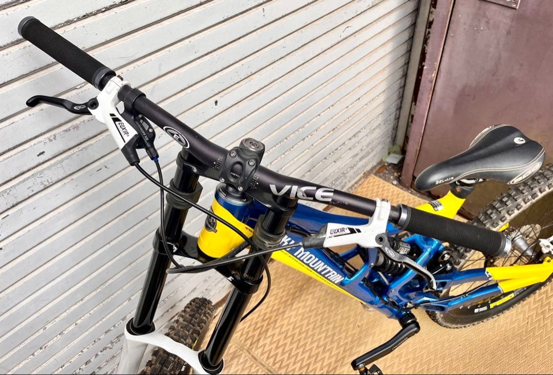 ②Rocky Mountain Flatline Park ダウンヒルバイク