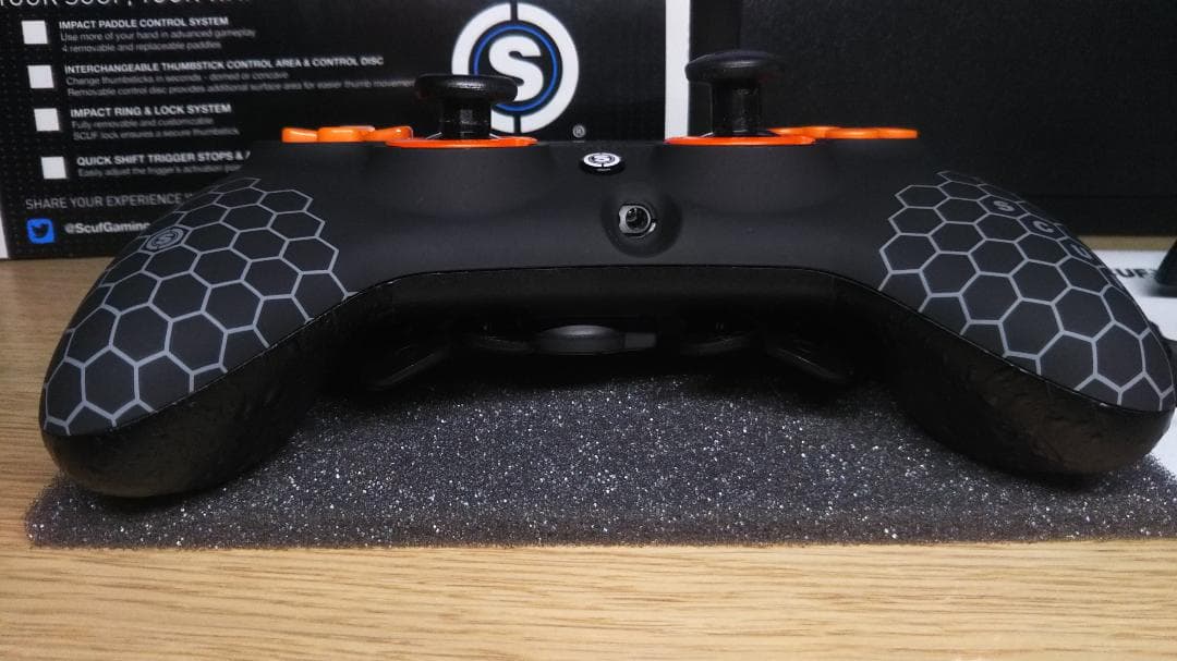新品同様 SCUF IMPACT スカフ インパクト ハニカム×オレンジ