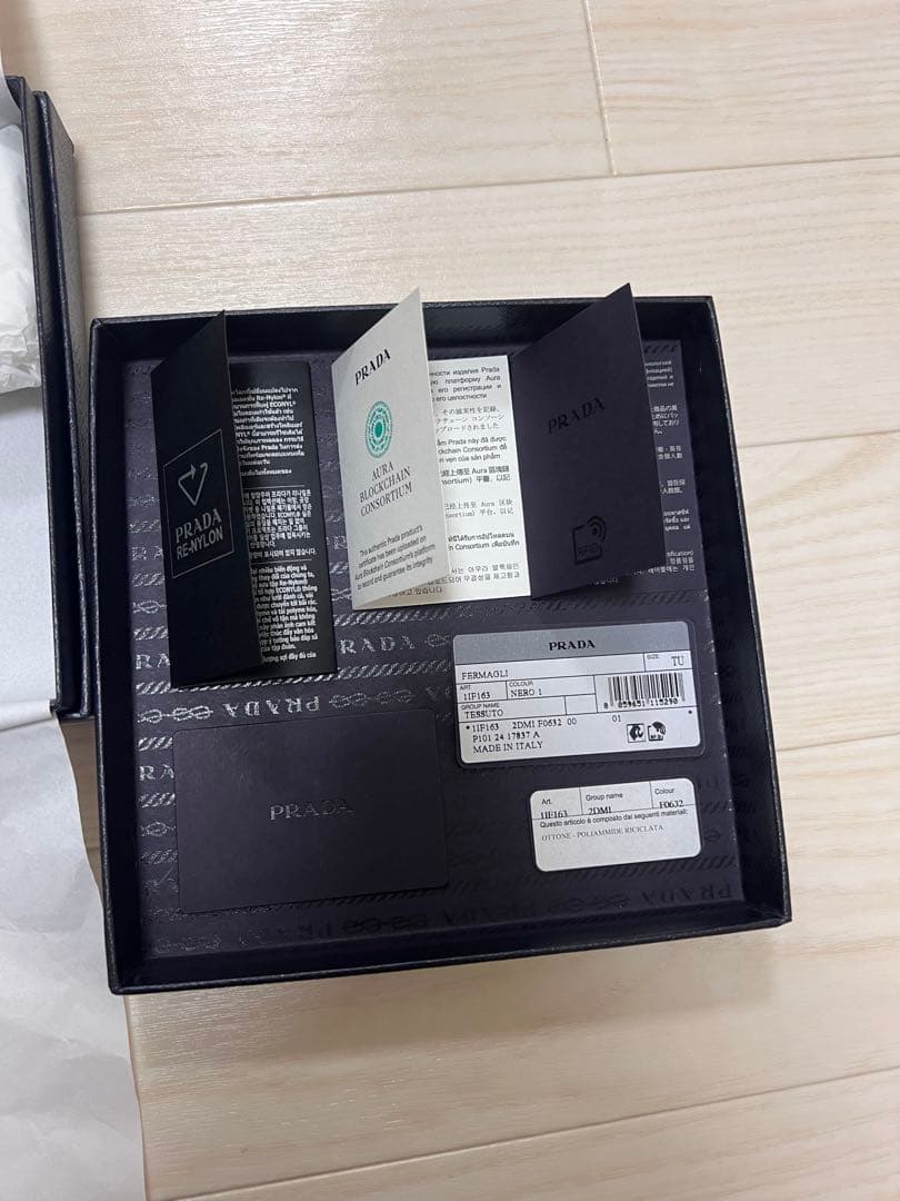 PRADA リボン ヘア クリップ バレッタ