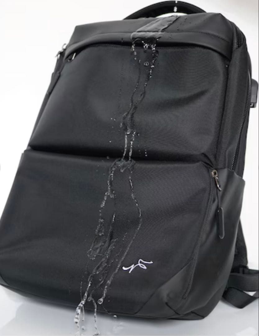 【美品】コールアンドレスポンス　バックパック　黒　リュック　軽量　多機能