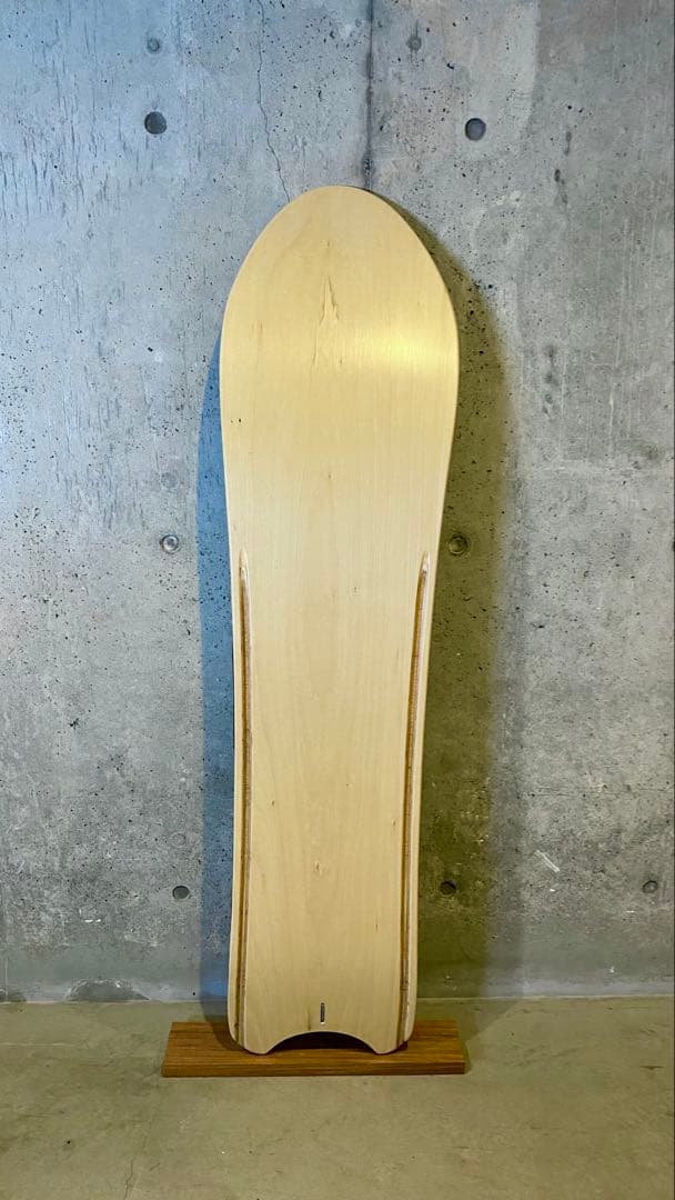 新品 NF 雪板 132cm 新雪専用 スノートイ