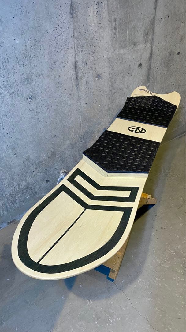 新品 NF 雪板 132cm 新雪専用 スノートイ