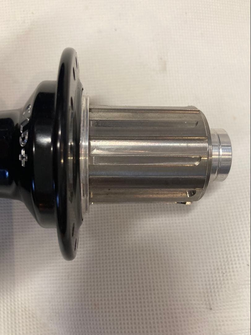 WHITE INDUSTRIES CLD リアハブ　 ブラック