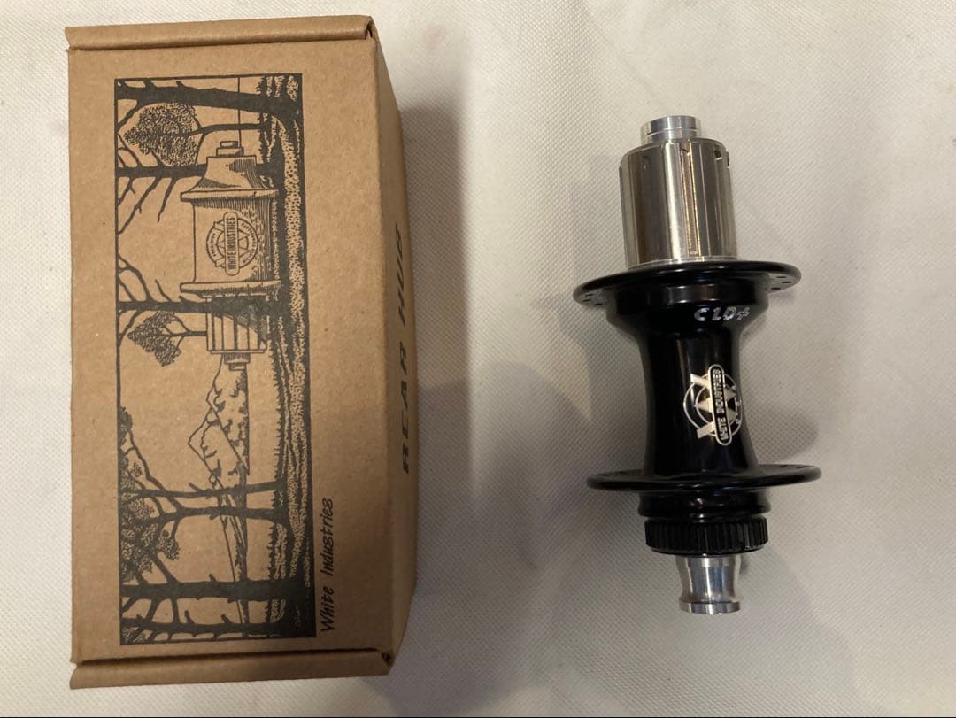 WHITE INDUSTRIES CLD リアハブ　 ブラック