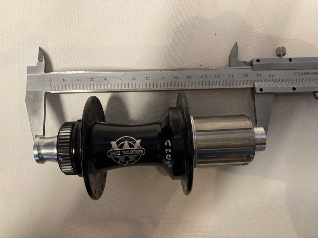 WHITE INDUSTRIES CLD リアハブ　 ブラック