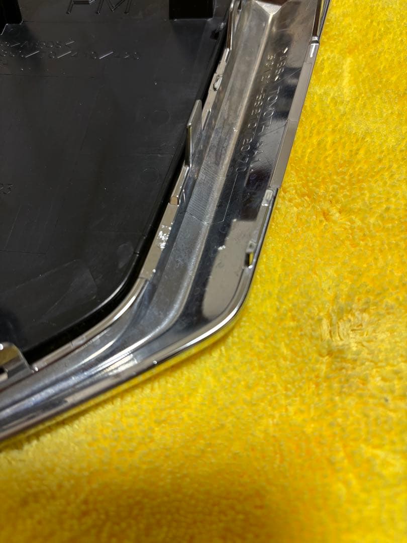 30系 後期 アルファード フロントエンブレム 75311-58350