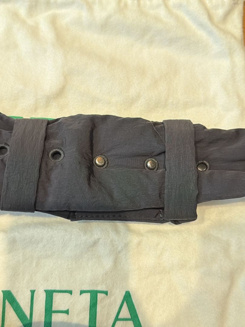 BOTTEGA VENETA スモール パデッド テック カセット