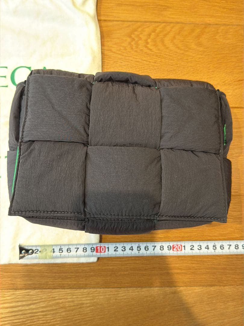 BOTTEGA VENETA スモール パデッド テック カセット