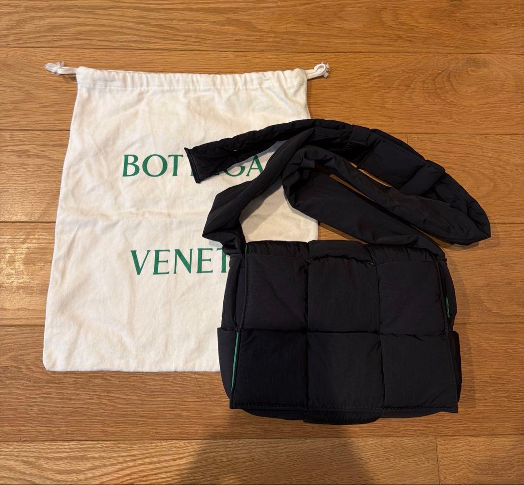 BOTTEGA VENETA スモール パデッド テック カセット