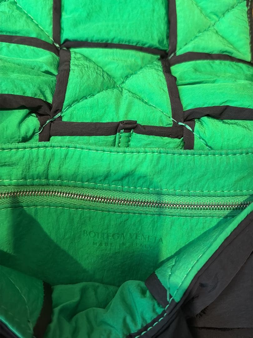 BOTTEGA VENETA スモール パデッド テック カセット