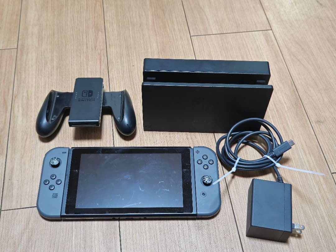 【中古】Nintendo Switch HAC-001 2017年 本体