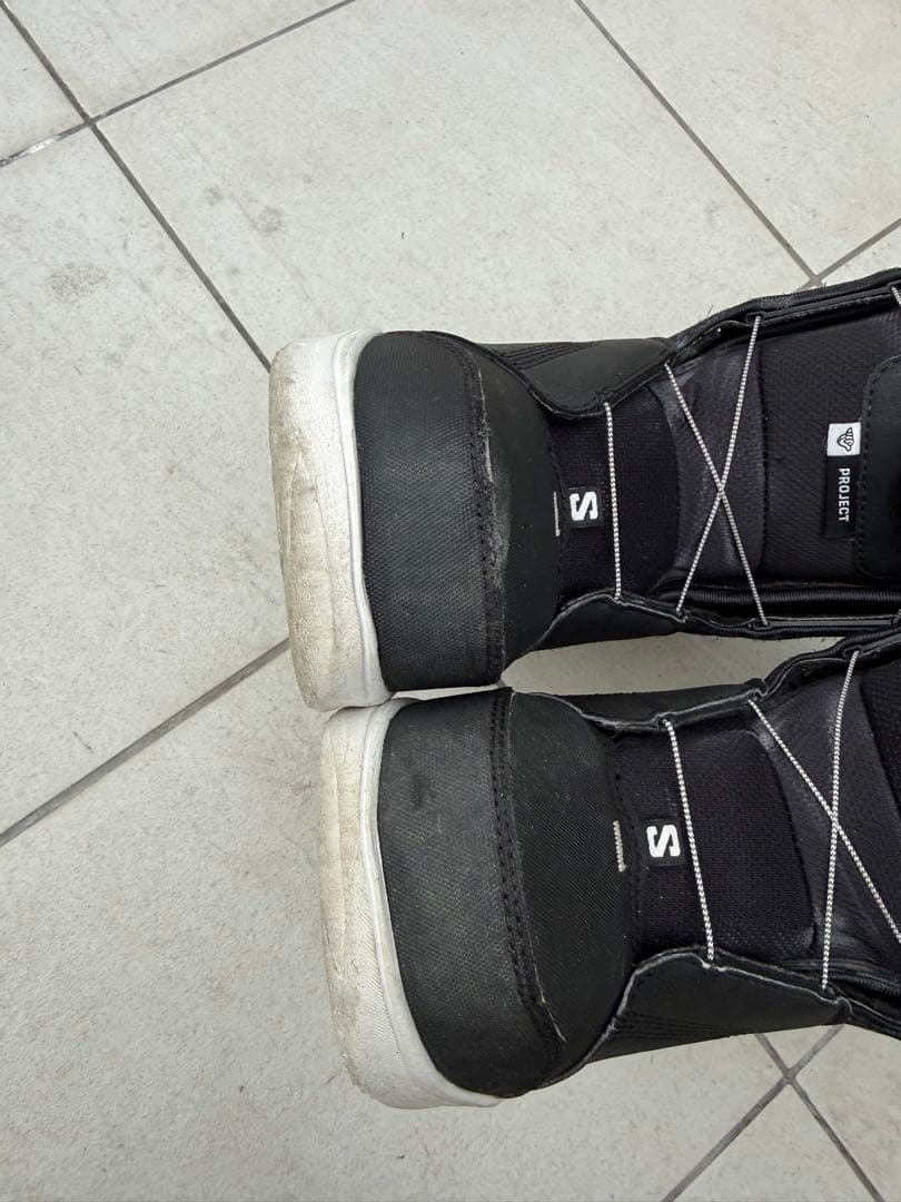 スノーボード 3点セット　ノベンバーの板、サルモンのバインとブーツ