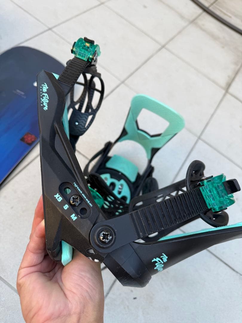 スノーボード 3点セット　ノベンバーの板、サルモンのバインとブーツ