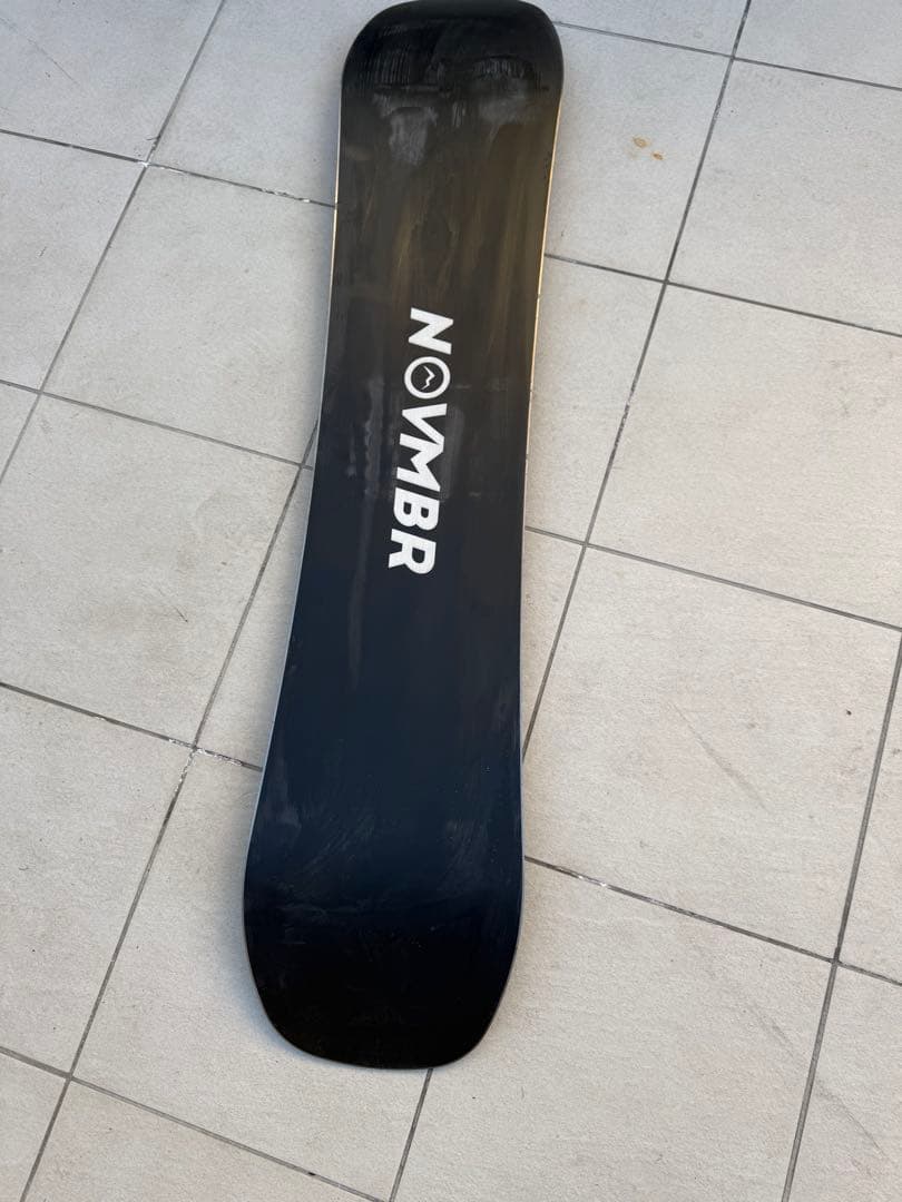 スノーボード 3点セット　ノベンバーの板、サルモンのバインとブーツ