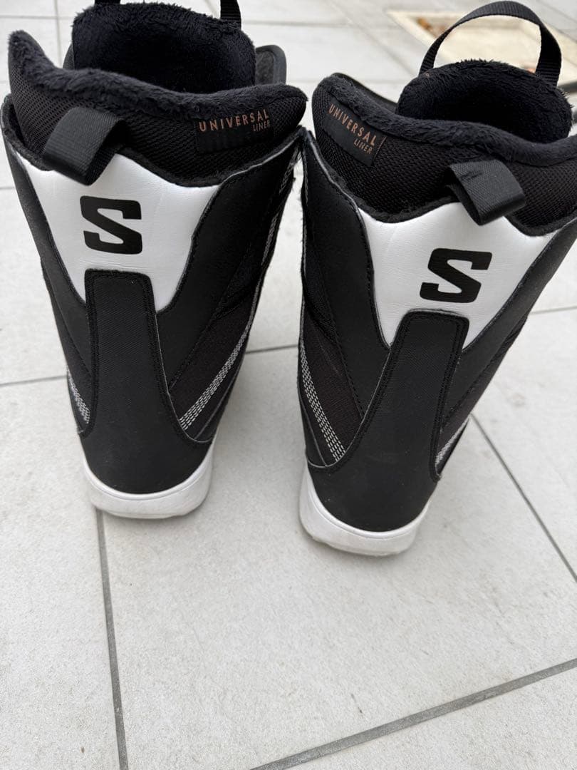 スノーボード 3点セット　ノベンバーの板、サルモンのバインとブーツ