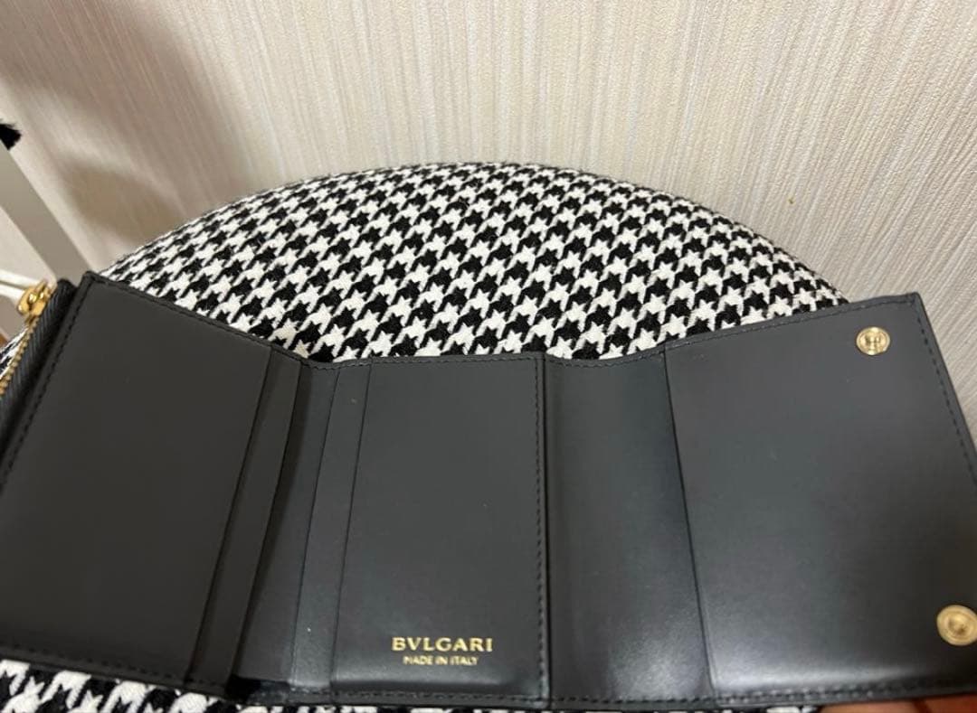 正規品　BVLGARI ブルガリ 三つ折り財布　セルペンティ ヘビ