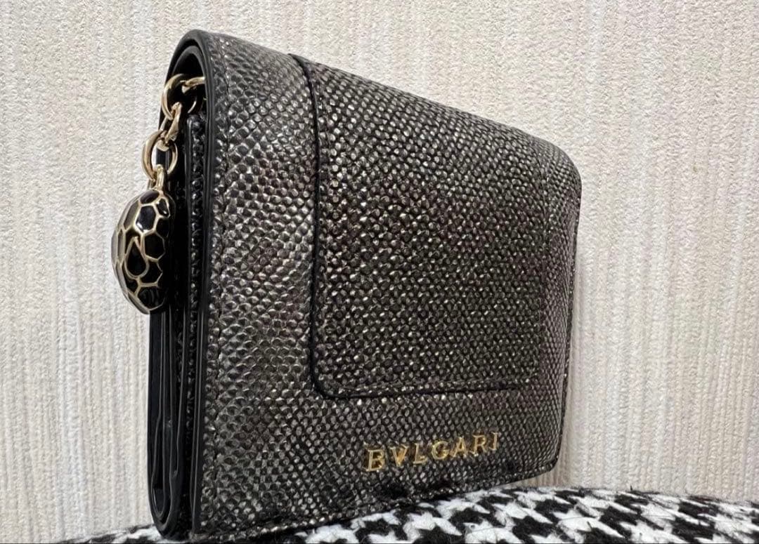 正規品　BVLGARI ブルガリ 三つ折り財布　セルペンティ ヘビ