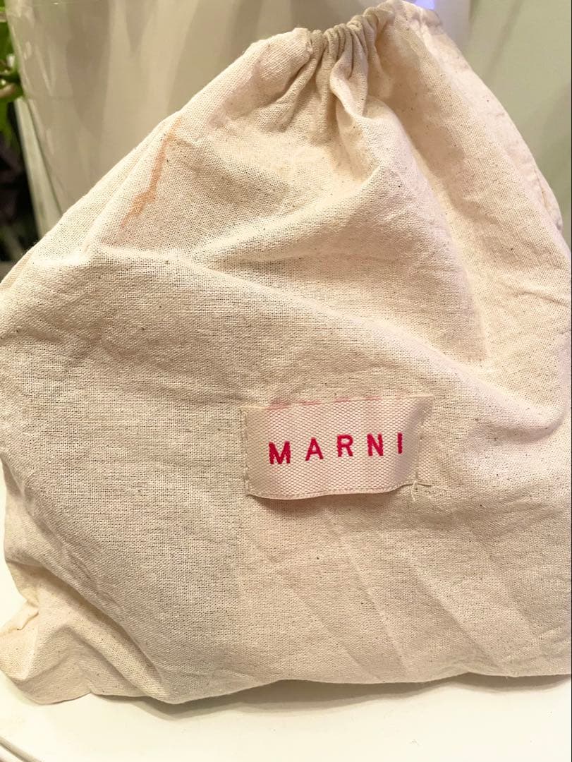 MARHI かごバッグ ベージュとブラック