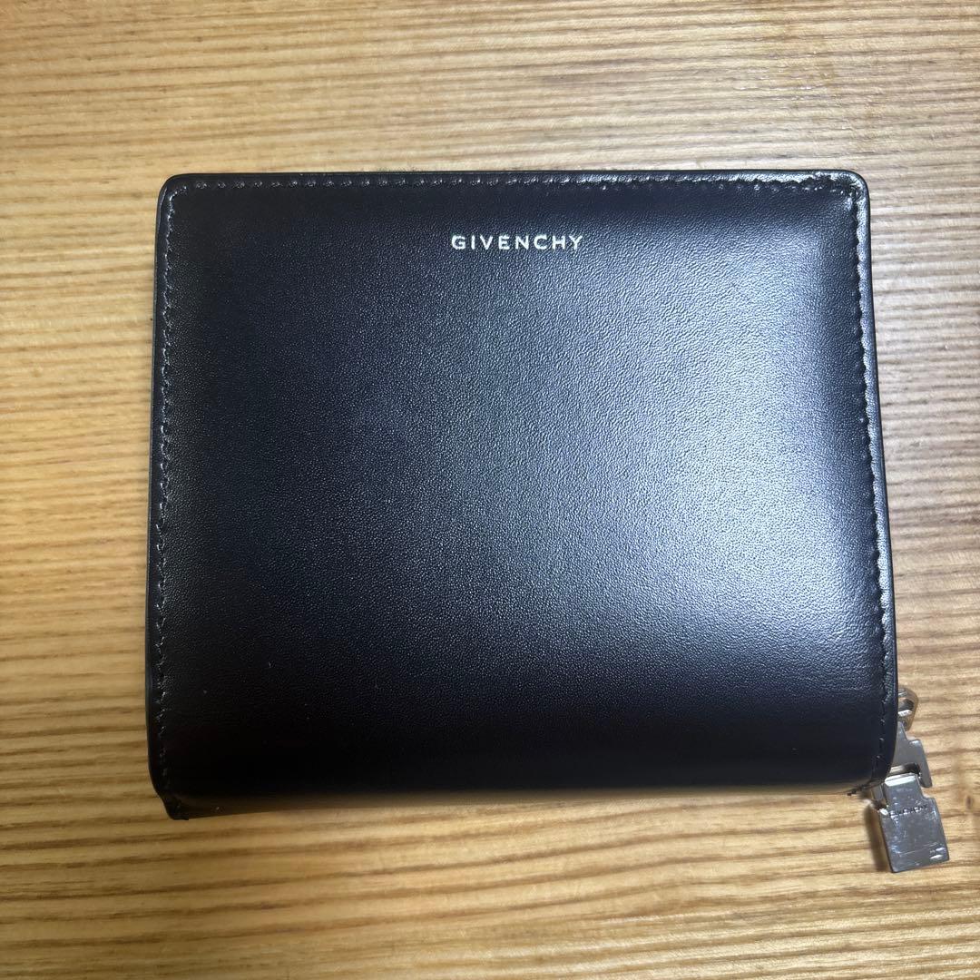 GIVENCHY ブラック 二つ折り財布