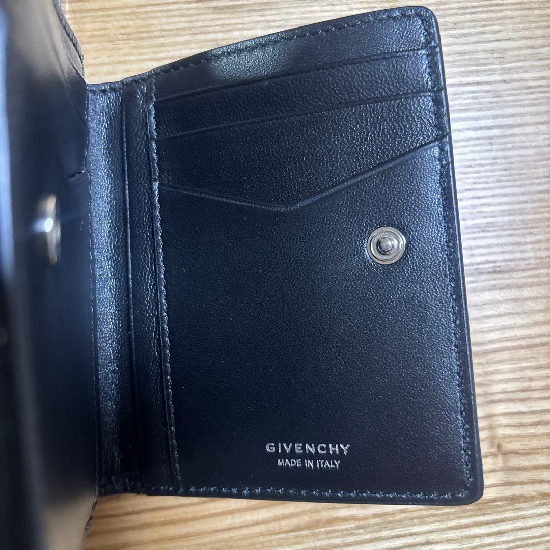 GIVENCHY ブラック 二つ折り財布