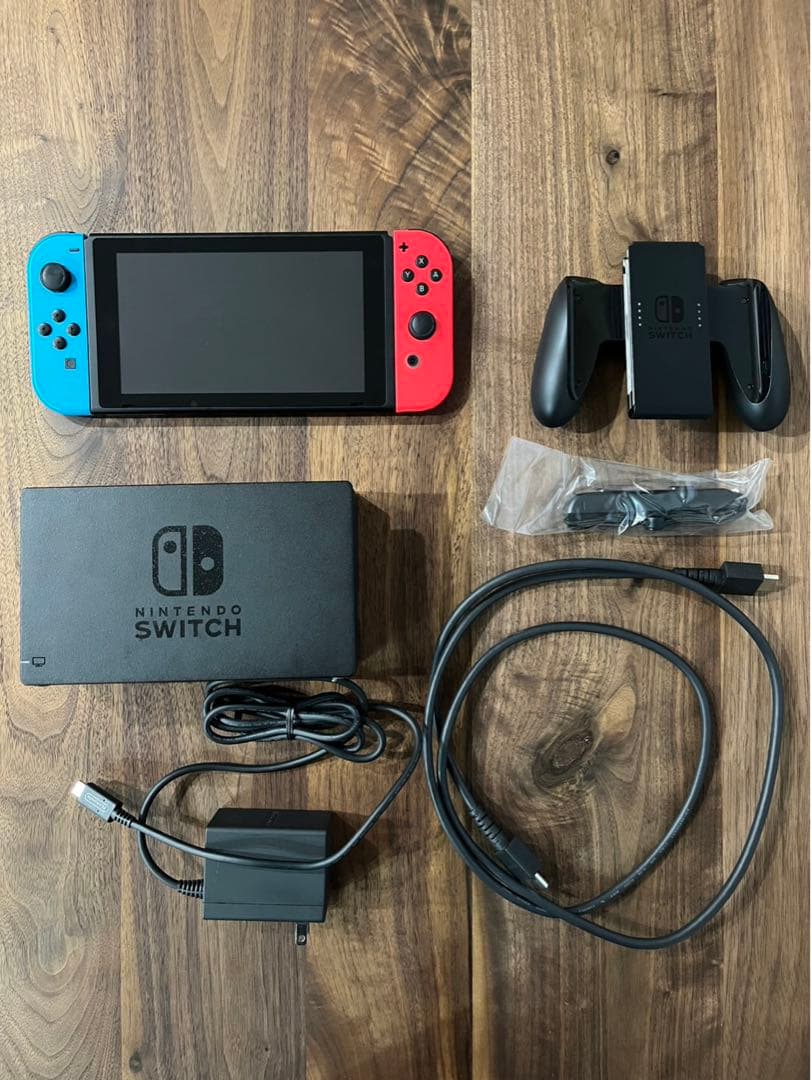 Nintendo Switch 本体 青/赤 Joy-Con 付属品あり