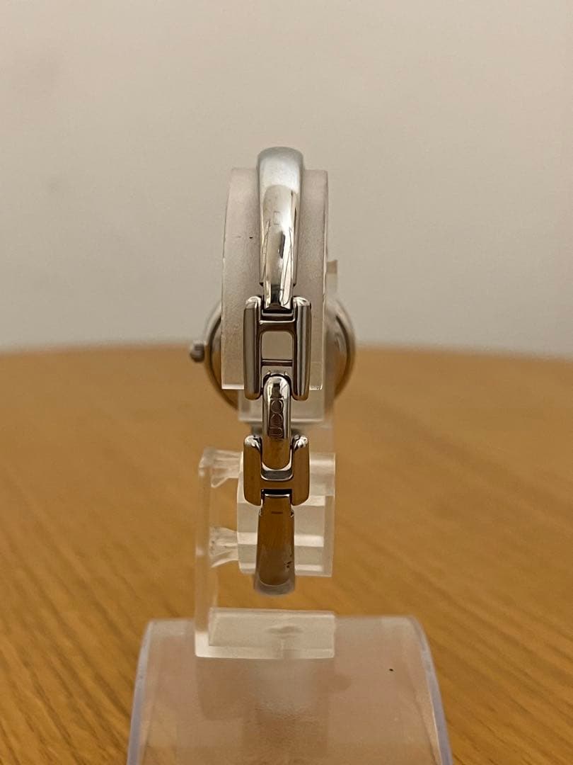 ◆ お値下げグッチ レディース腕時計 1400L クォーツ バングル 稼働◆