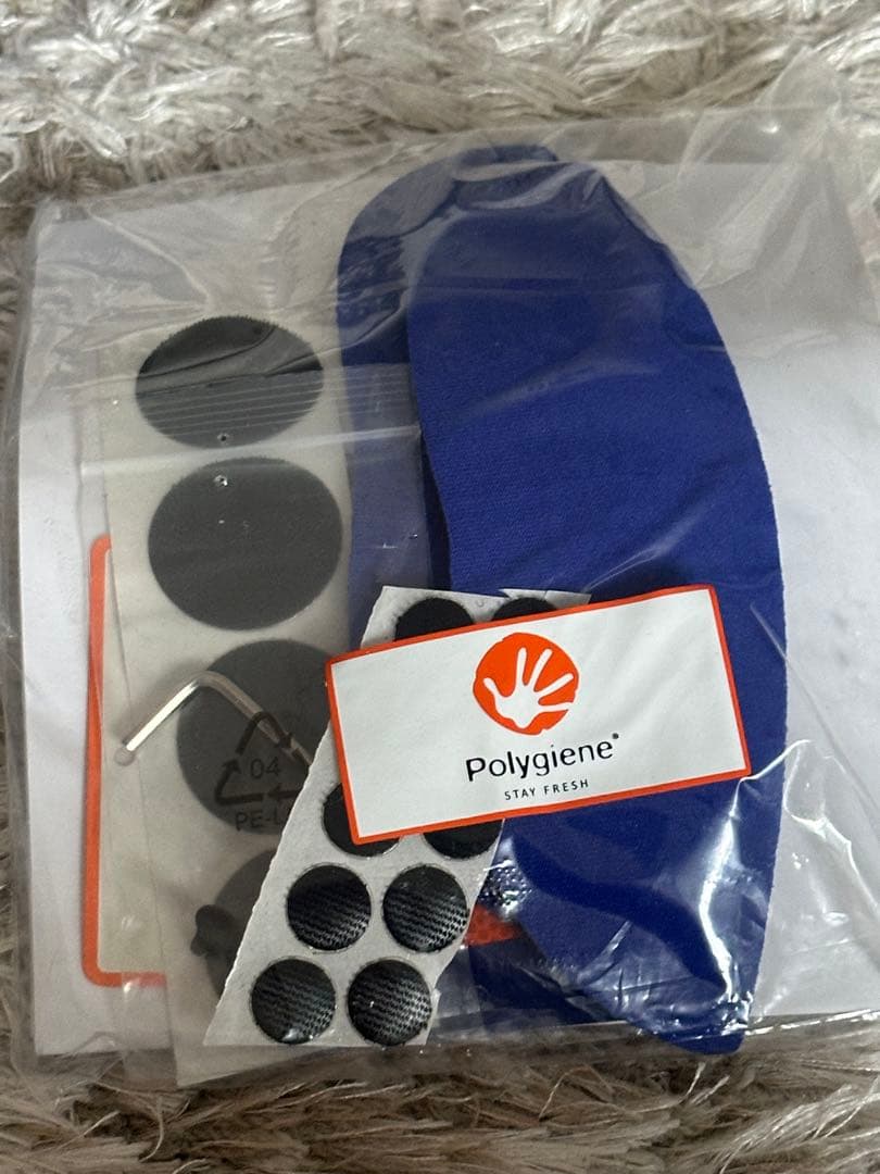 最終値下げ)ブリコ　ヘルメット　ボルケーノレッドブル　スキー