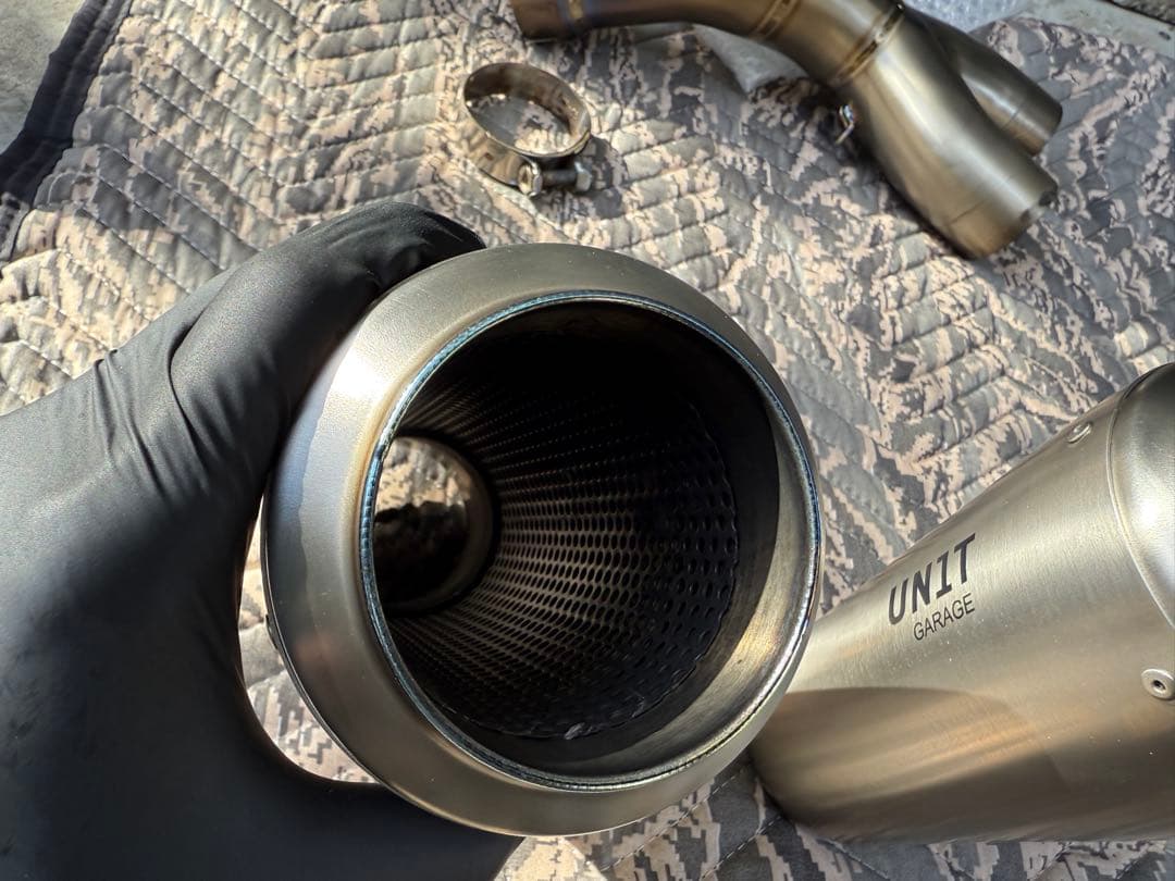 UNIT GARAGE製チタンマフラー　 R nineTシリーズ用