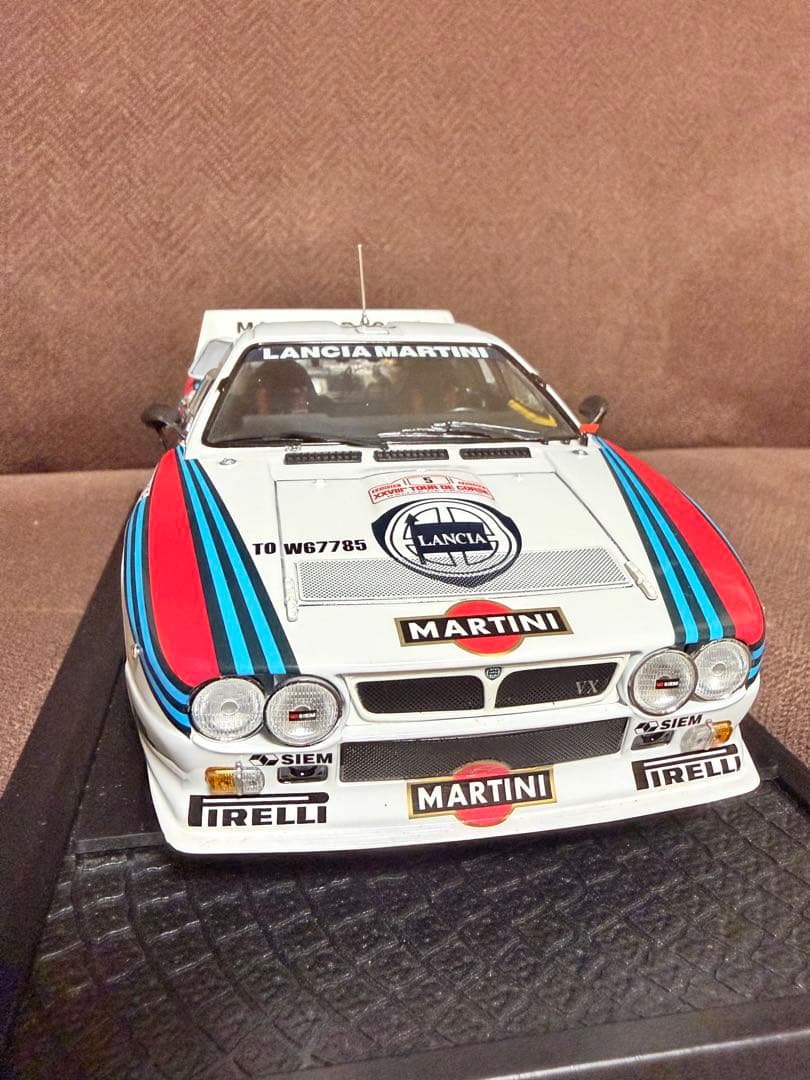 KYOSHO LANCIA 037 RALLY ミニカー1:18