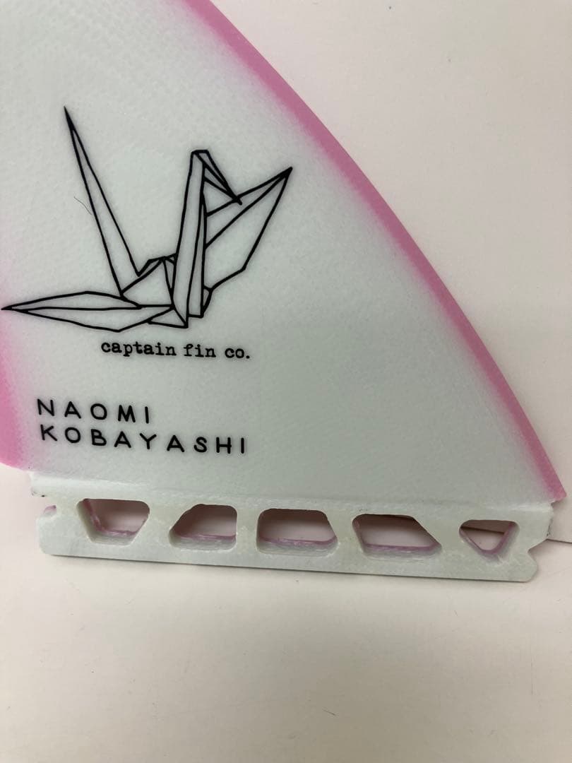 NAOMI KOBAYASHIモデル サーフボードフィン　折鶴