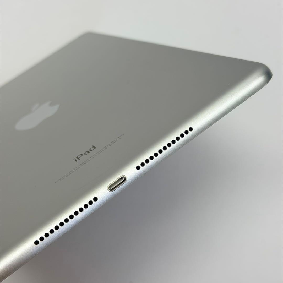 【ほぼ未使用】iPad (第5世代) 32GB Wi-Fiモデル - シルバー