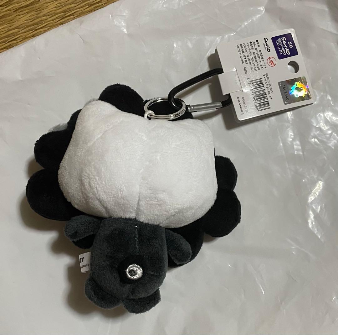 ぷ*ん様 ミャクミャク　ブラック　ぬいぐるみ　ハローキティ　カラビナ付