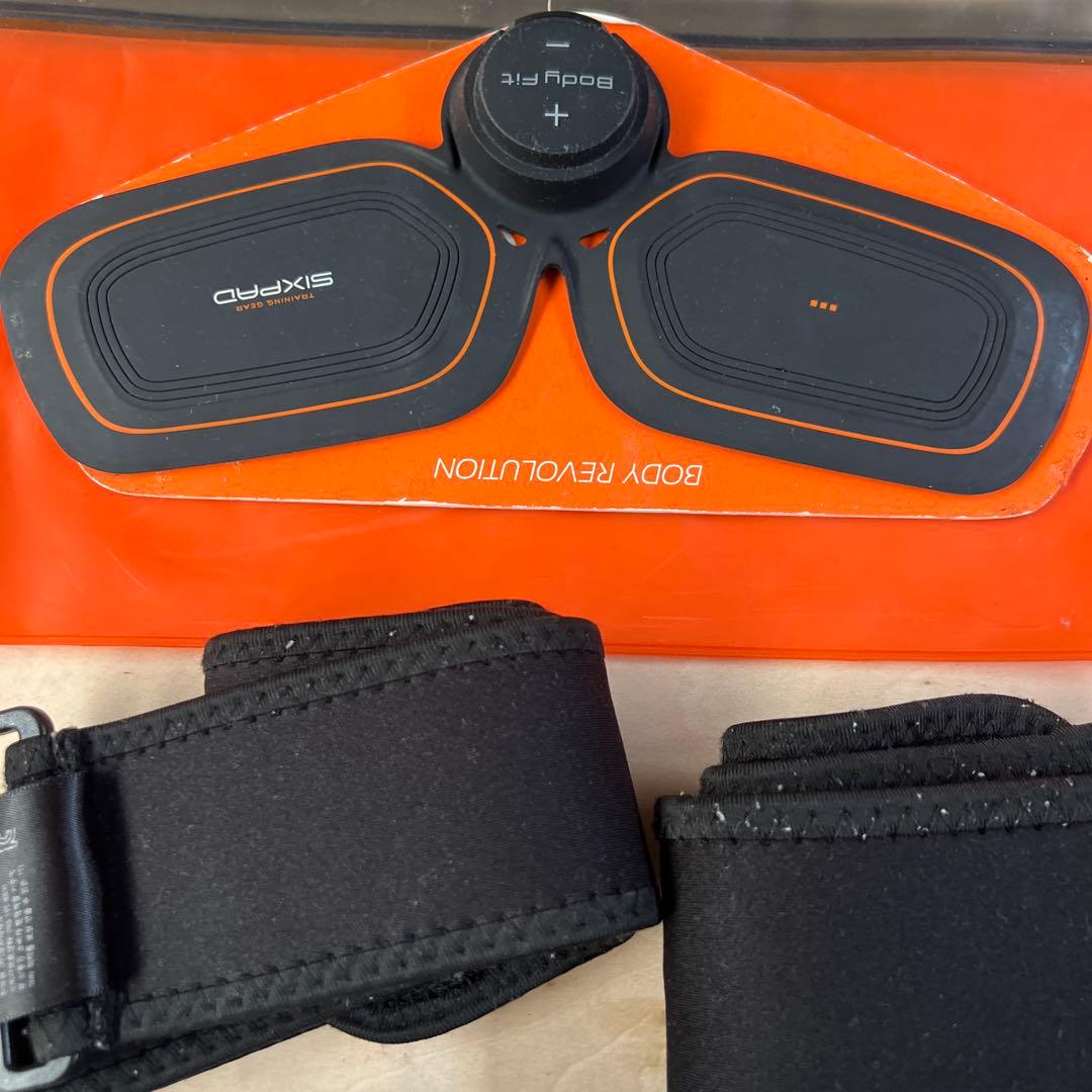 シックスパッド充電式 ボディフィット2個アブズフィット1個