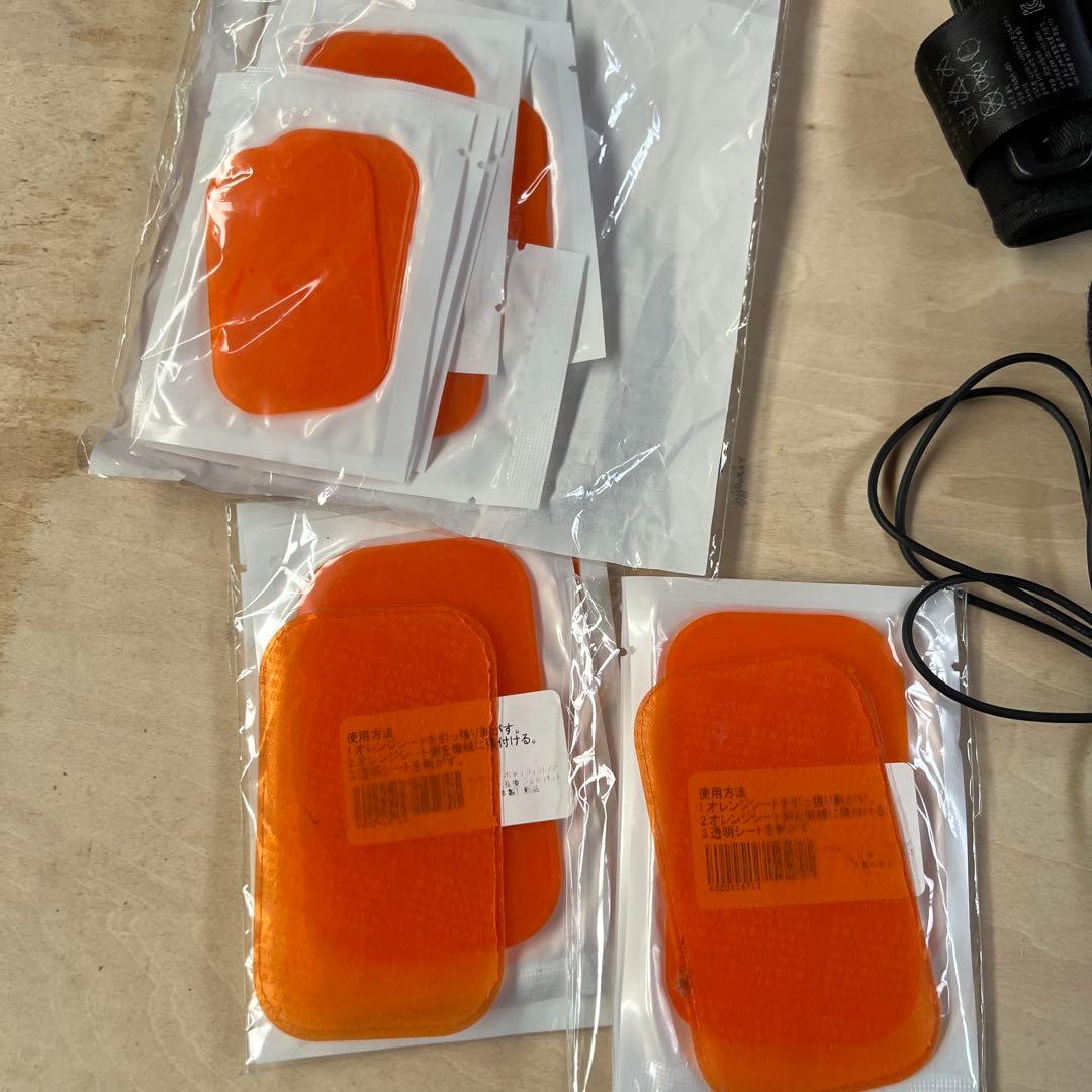 シックスパッド充電式 ボディフィット2個アブズフィット1個