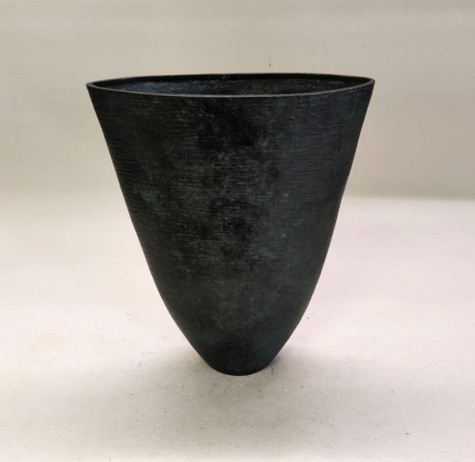 銅製花器　青銅色　池坊好み　池坊花器