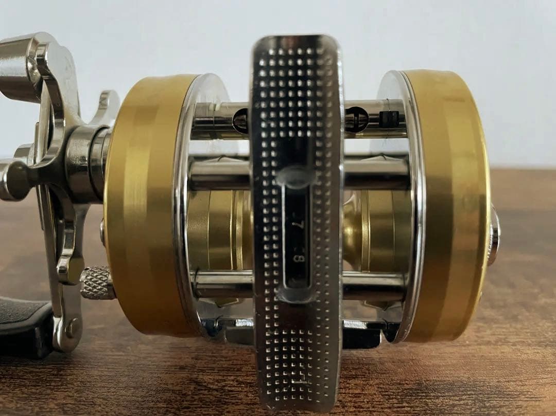 ABU Ambassadeur 2500c アンバサダー シャンパンゴールド