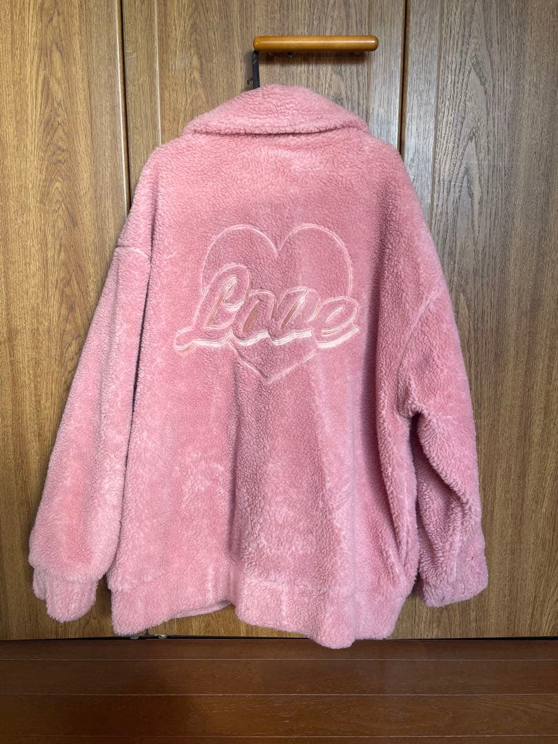 【Boy With Luv】ピンクボアジャケット