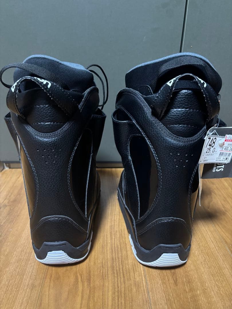 DIUSION ブラック スノーボードブーツ