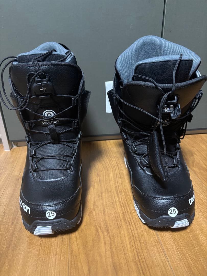 DIUSION ブラック スノーボードブーツ