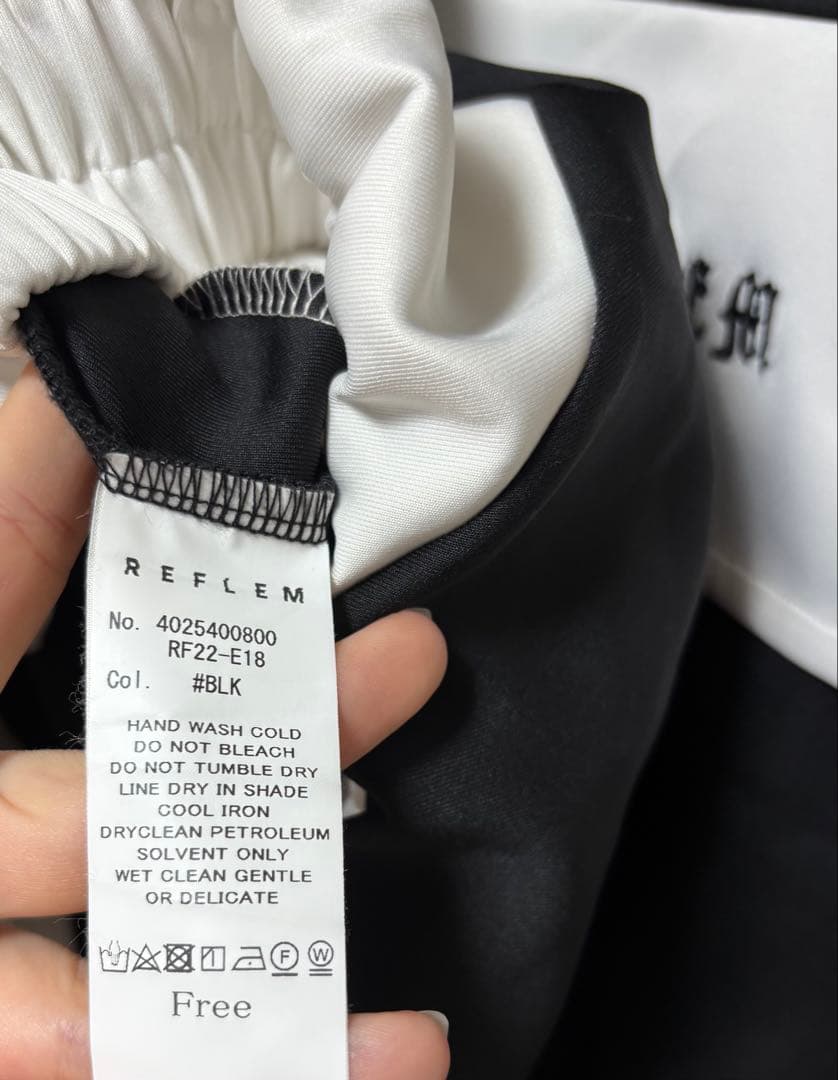 REFLEM フード付きパーカー ブラック/ホワイト