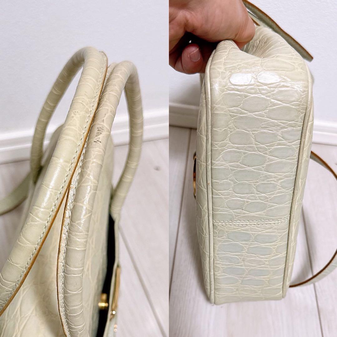 《美品》Ferragamo(フェラガモ)2wayバッグ　レザー　ヴァラ