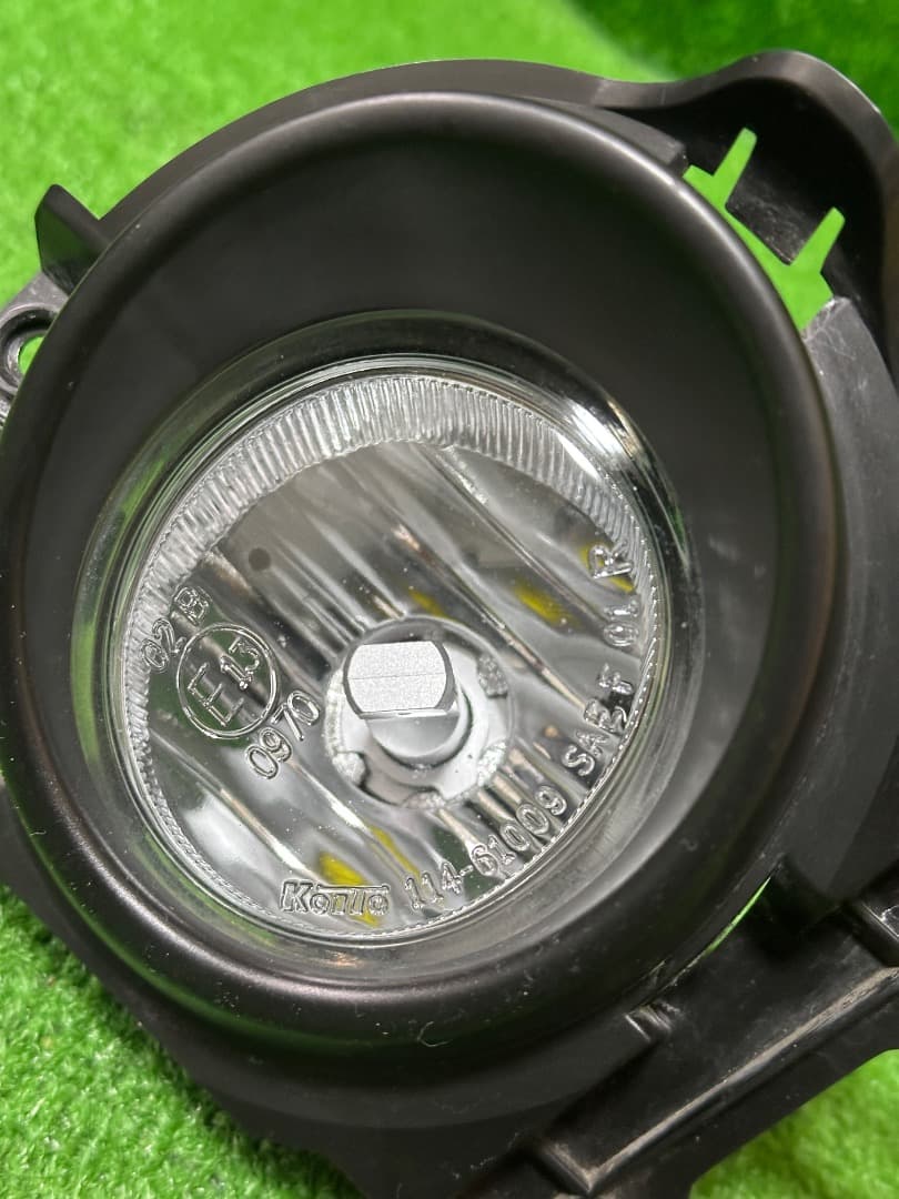 マツダ ロードスターNCEC用左右フォグランプ(KOITO 114-61009)