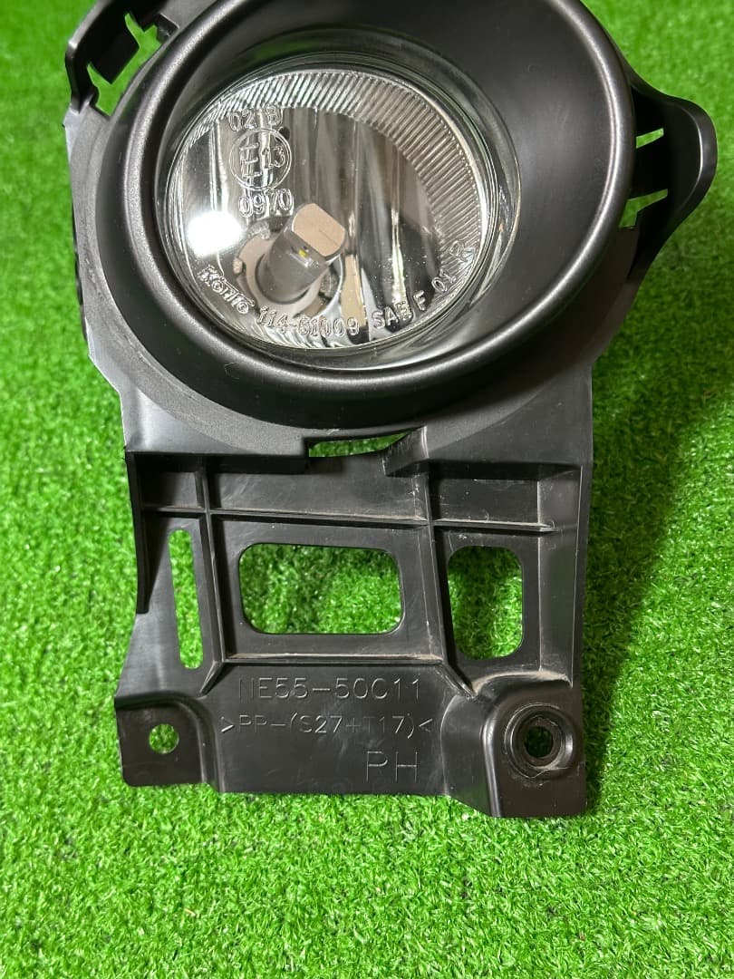 マツダ ロードスターNCEC用左右フォグランプ(KOITO 114-61009)