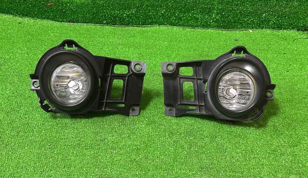 マツダ ロードスターNCEC用左右フォグランプ(KOITO 114-61009)