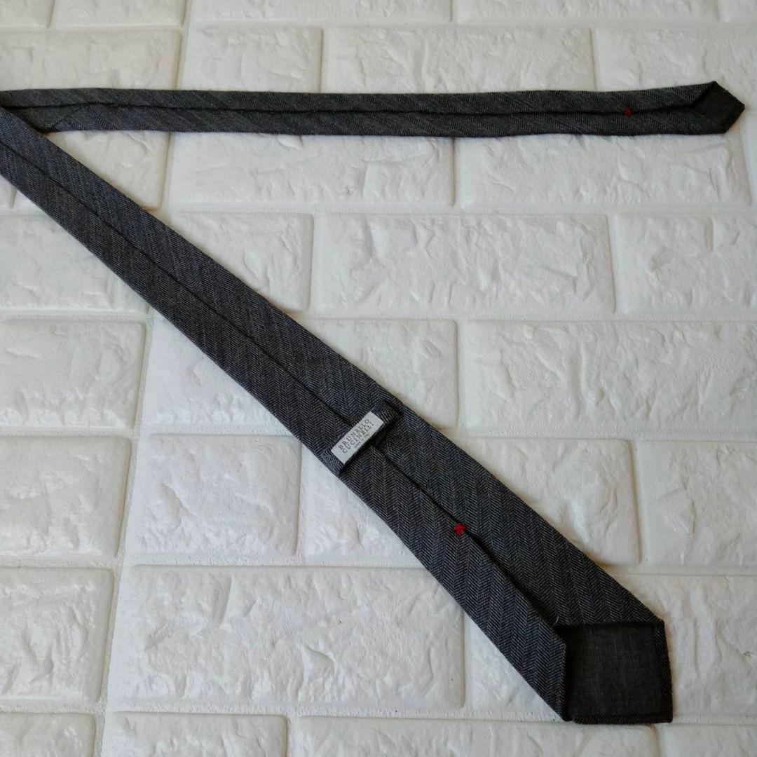 ブルネロクチネリ【美品】ネクタイ　グレー系　ウール/シルク　最高級ネクタイ