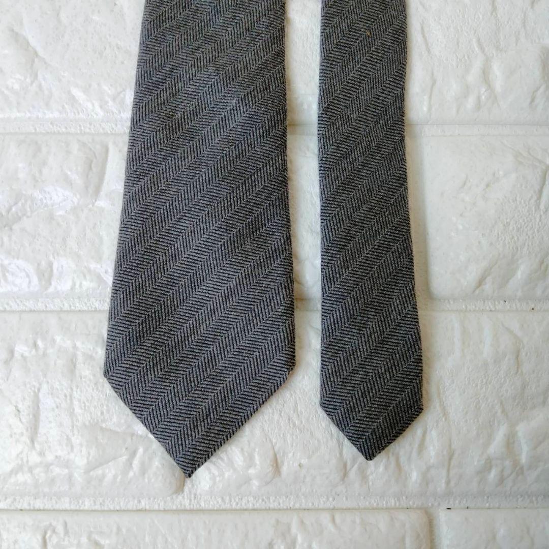 ブルネロクチネリ【美品】ネクタイ　グレー系　ウール/シルク　最高級ネクタイ
