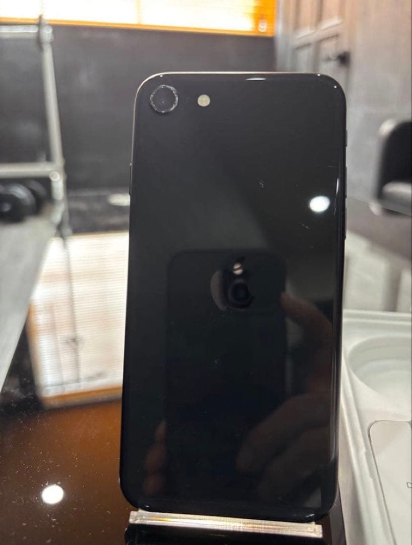 【美品】Apple iPhone SE2 第二世代 ブラック 本体